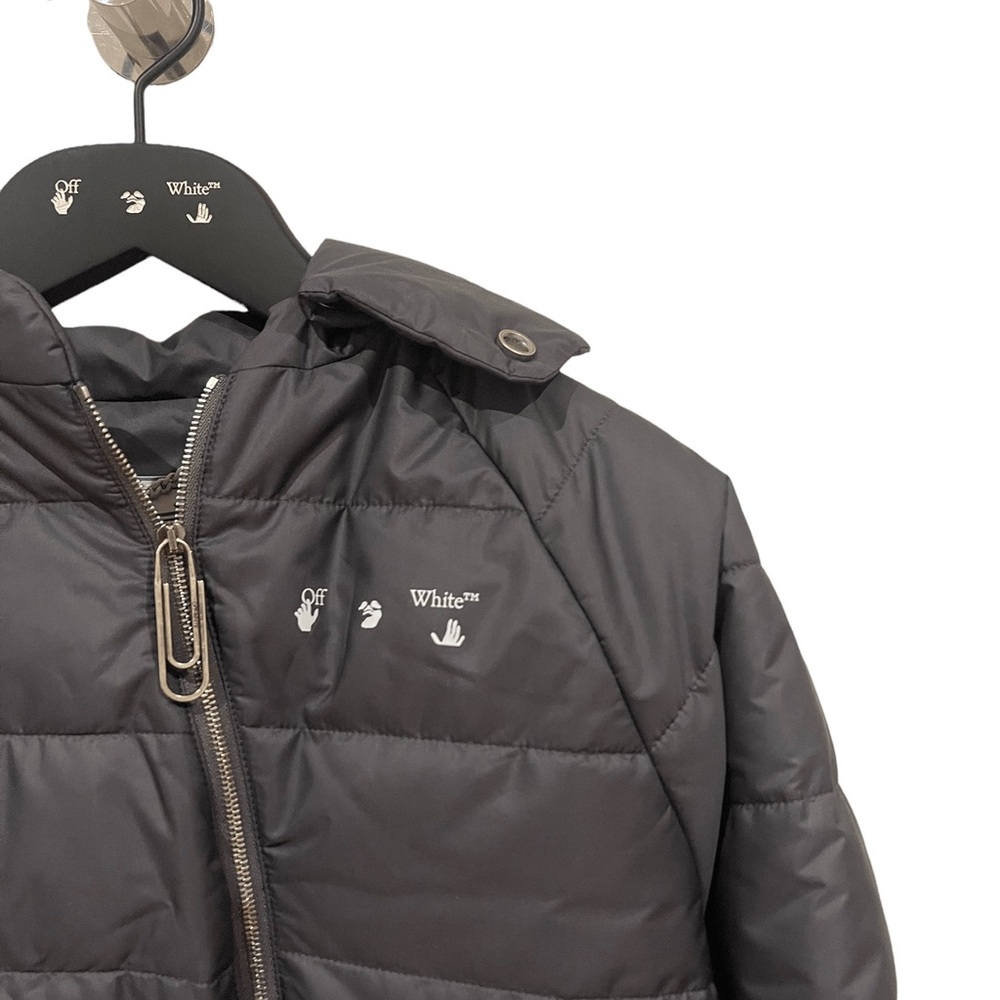 Off-White Twist Zipper Puffer - Jacket with Quilted Design and Hood